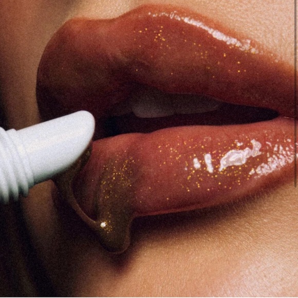 Rhode Skin Cinnamon Roll Peptide Lip Treatment ~ Limited Edition - Picture 2 of 3